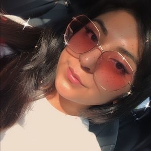 Meet your Posher, Vania